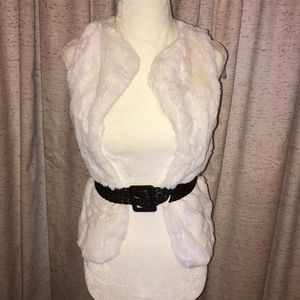 ⚜️ Beautees Faux Fur Vest-Detachable Belt (SIZE M)